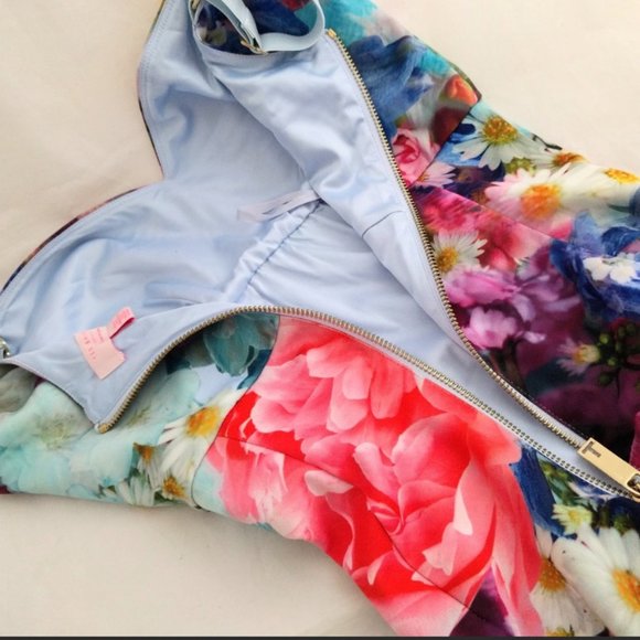 Gorgeous Fitted Ted Baker Dress - Picture 7 of 10